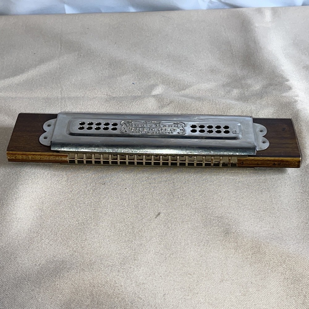 VINTAGE BUGLE BAND TREMOLO HARMONICA MADE IN GERMANY