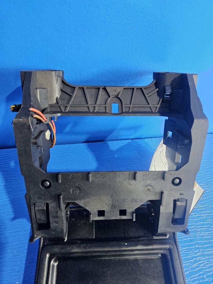 2006 BMW 325XI ARM REST