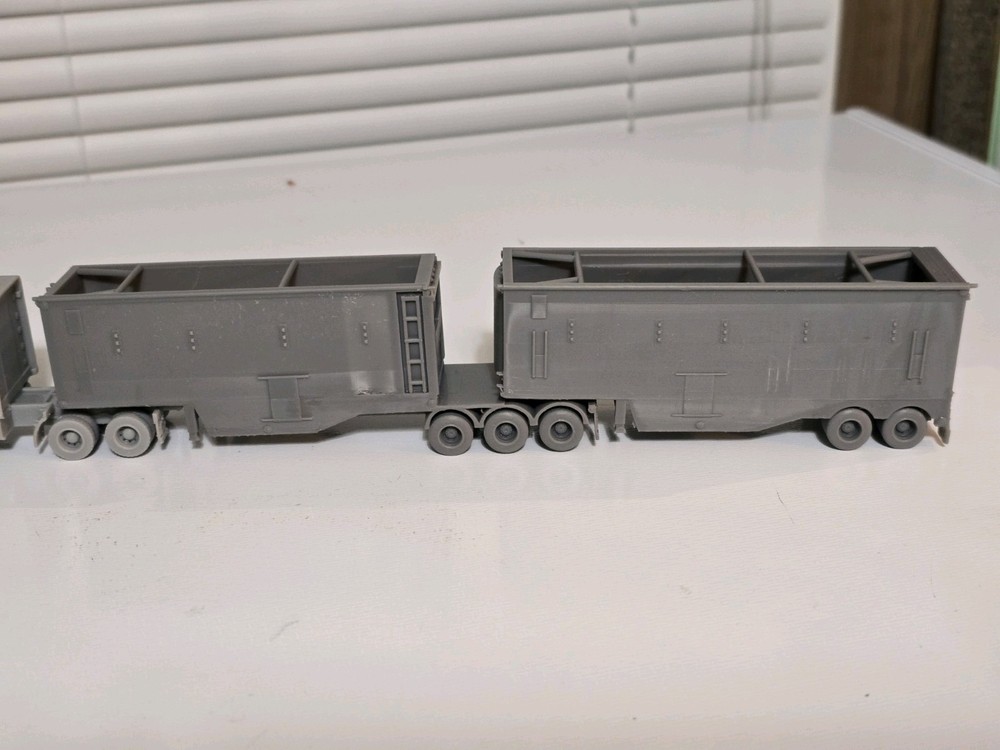 N Scale Tycrop Superbee Woodchip Trailers