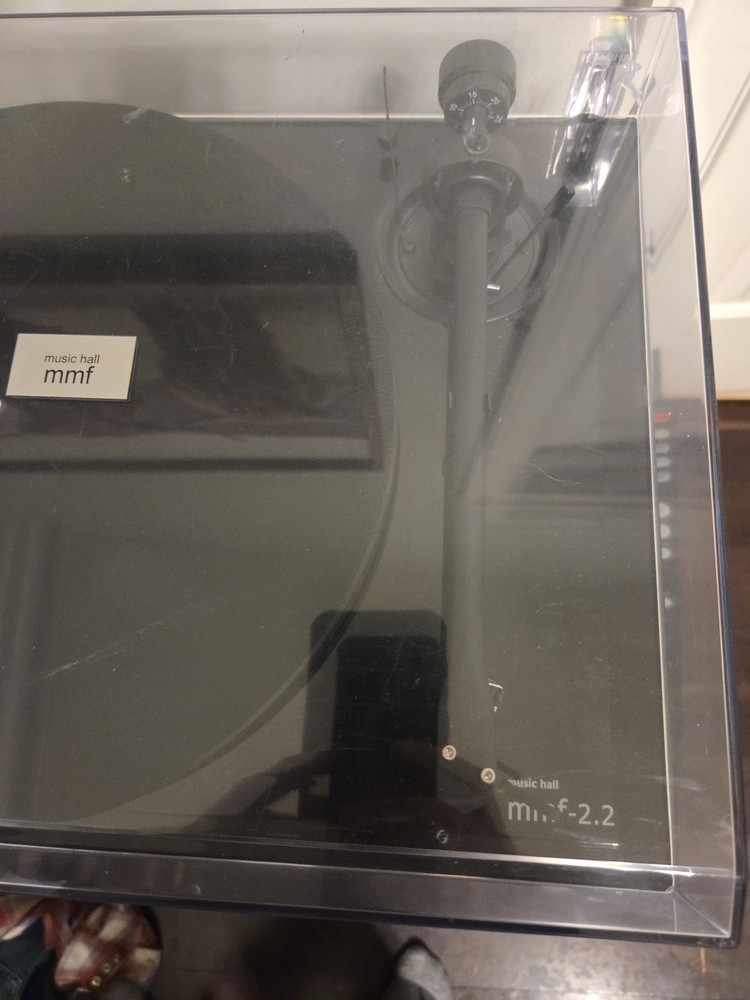 Music Hall MMF-2.2 TURNTABLE