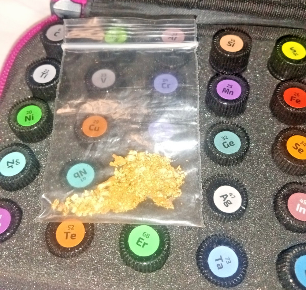 Periodic Table Elements Set 32 Samples Labeled Glass Vials including gram gold