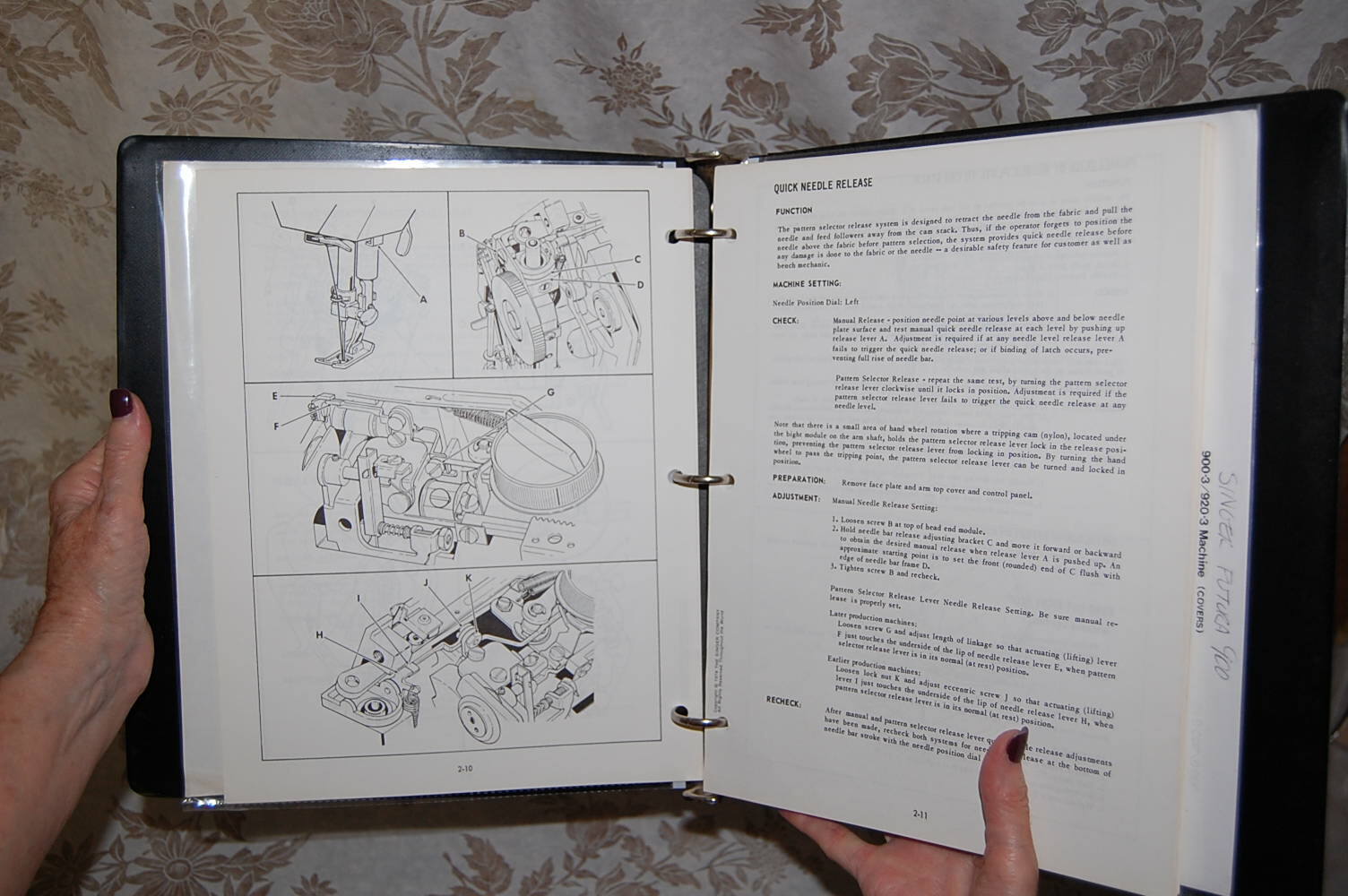 Professional Service Manual on CD for Singer 900 and 920 Futura Sewing Machines