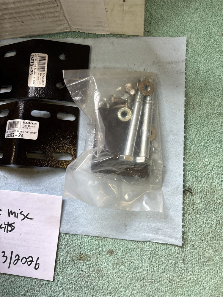 SKYJACKER TGSJK1 JK TAILGATE SAVER 452