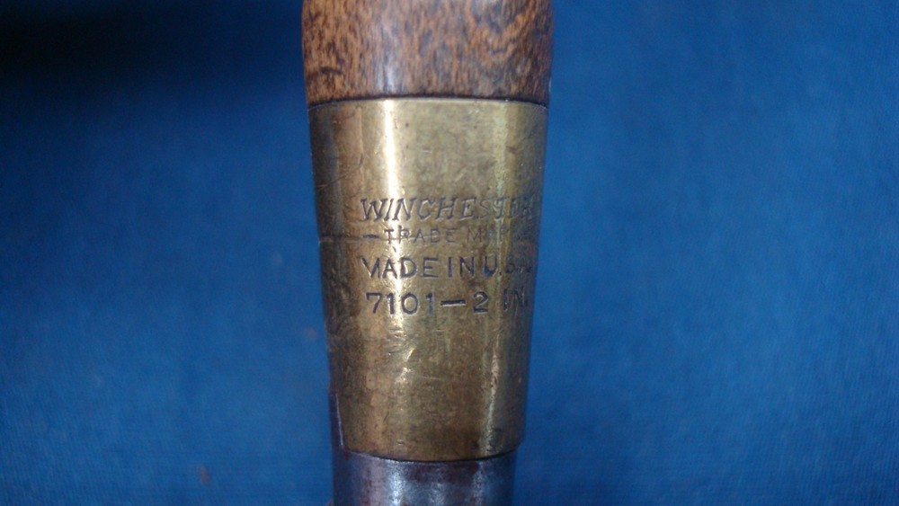 Vintage Winchester Regular Pattern Screw Driver #7101 2" Wood Handle Screwdriver