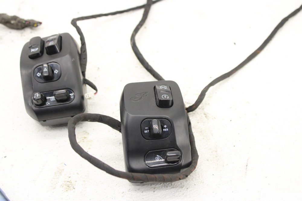 14-23 Indian Chieftain Right/Left Control Switch