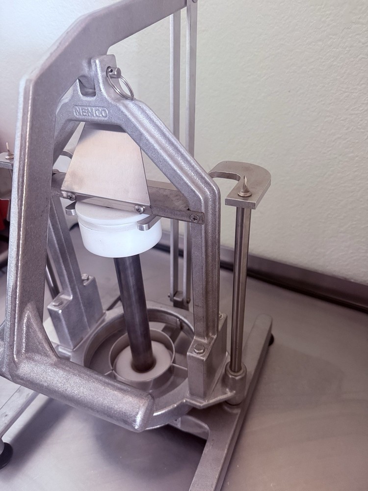 Nemco 55775 Easy Pineapple Corer / Peeler