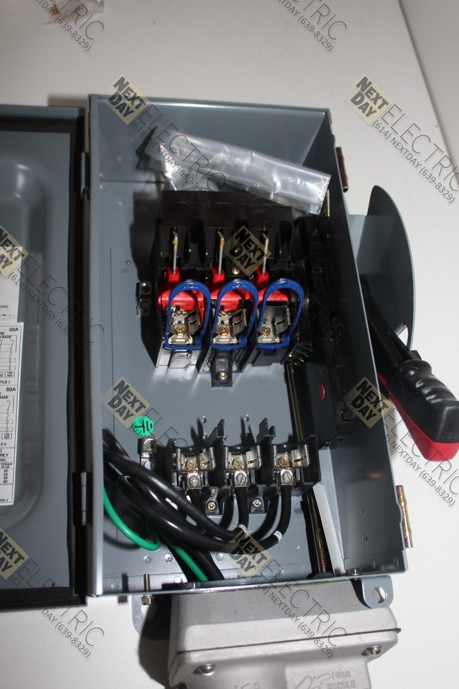 Crouse Hinds, WSRD6352, Interlocking Receptacle Enclosed Switch Disconnect 60a