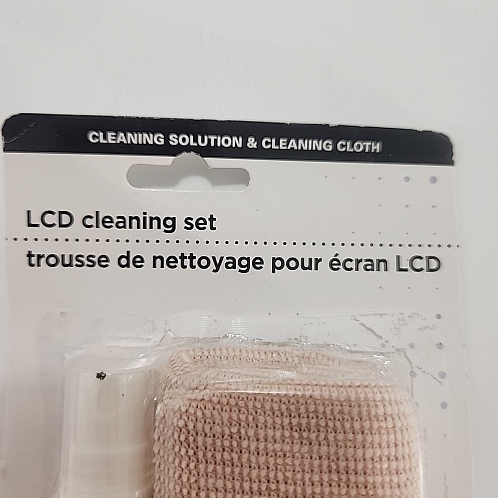 LCD Cleaning Set [Wall 2]