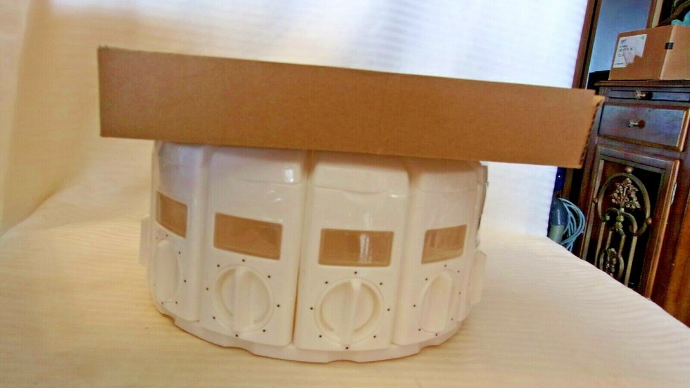NEW Kitchen Art SELECT-A-SPICE Adjust-A-Spoon Carousel White