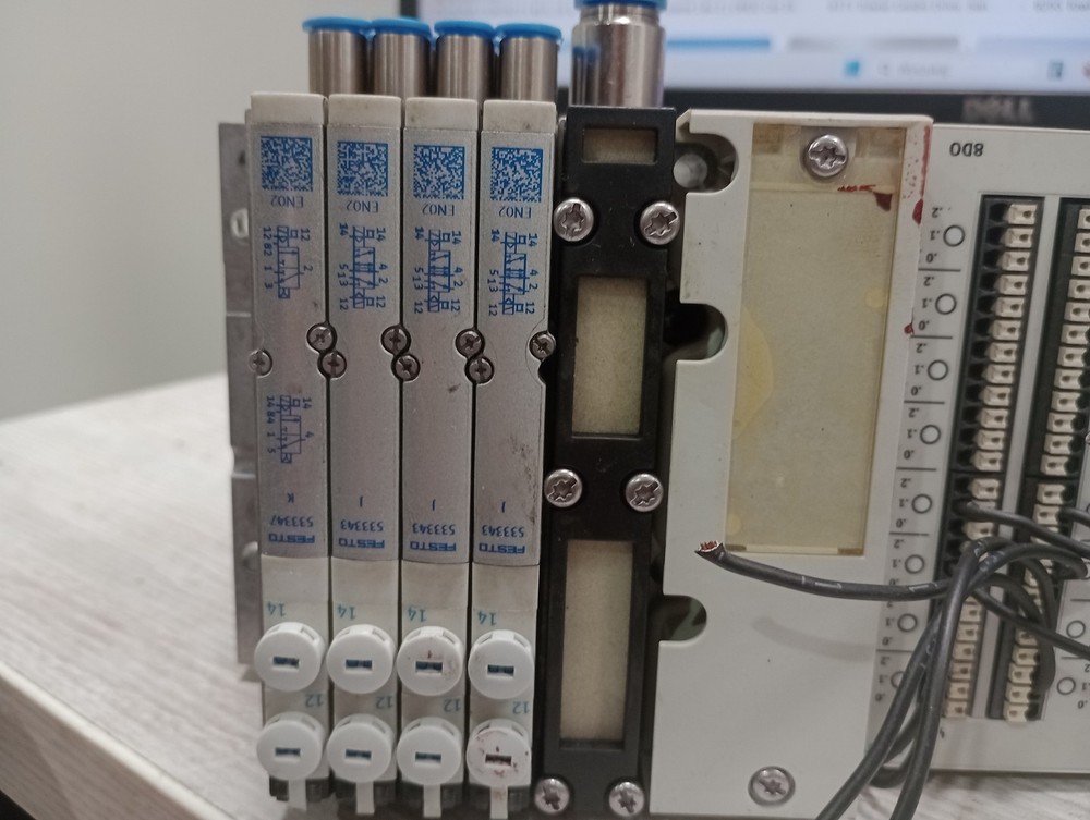 Festo pneumatic controller