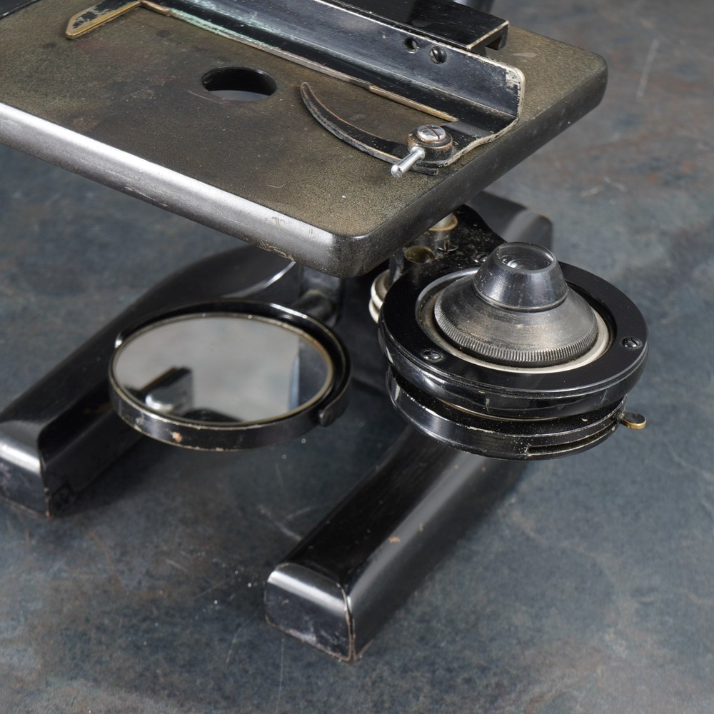 :Antique Spencer Staged Brass Microscope w/ x4 Objectives & Storage Case