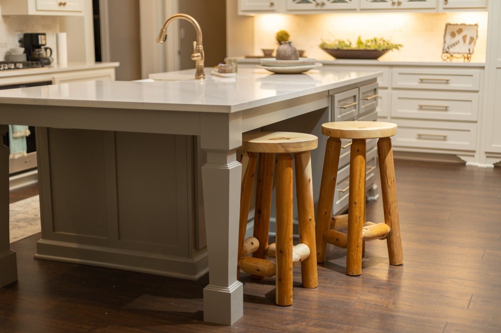 Rustic Pine and Cedar Log Bar Stool Cabin Furniture