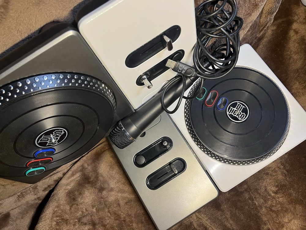 Activision DJ Hero 2 PS3 Bundle 2 Turntable Controllers Microphone Game