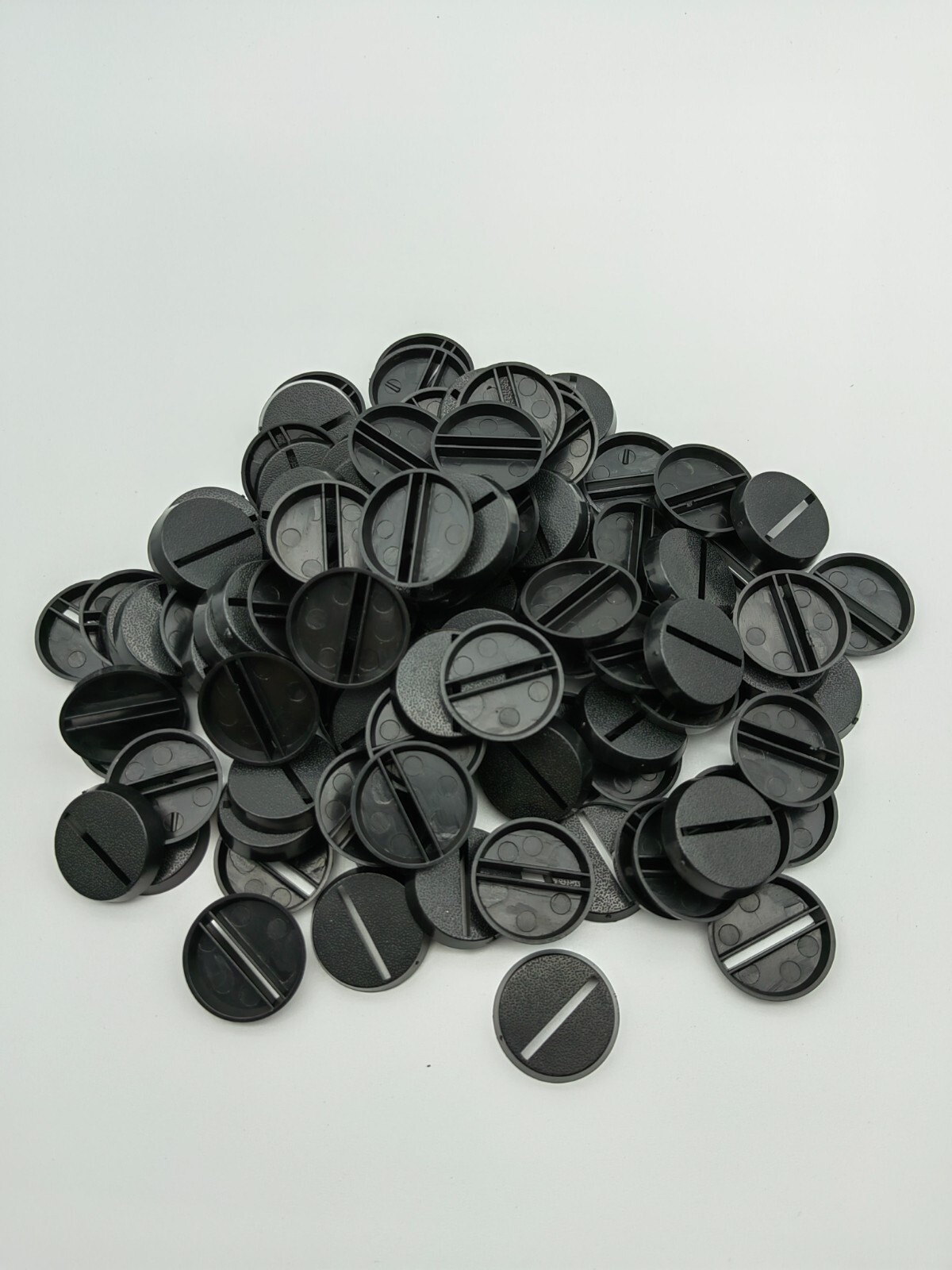 Lot Of 100 25mm Round SLOT Bases Used For Warhammer 40k + AoS Games Workshop