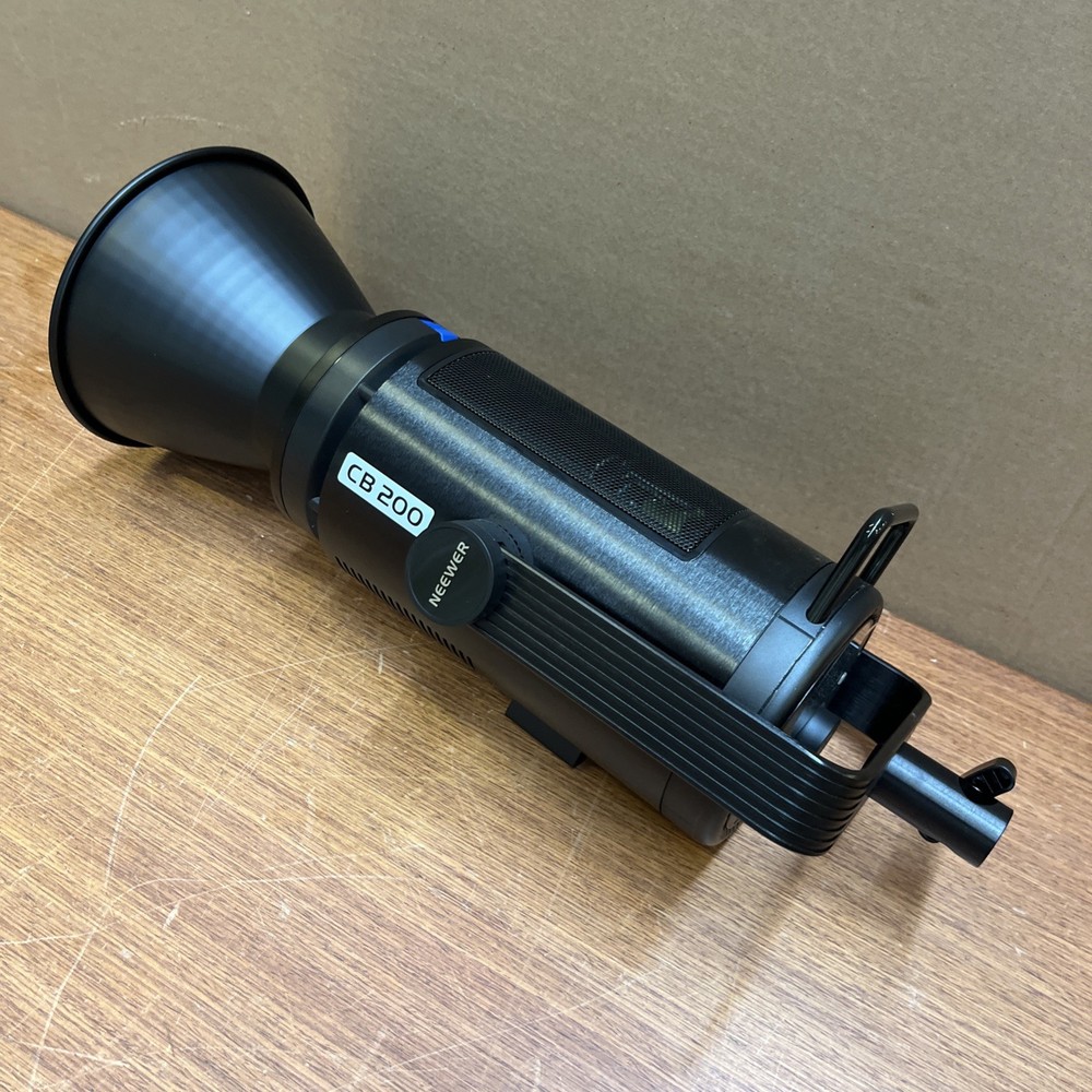NEEWER CB200B Video Light