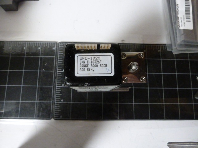 UNIT INSTRUMENTS UFC-1020 GAS FLOW CONTROLLER Sih4