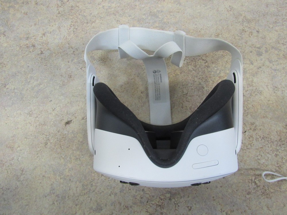 Meta Oculus Quest 3S 128GB Standalone VR Headset