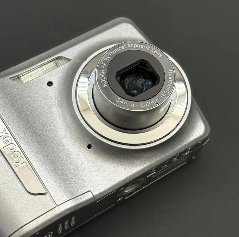 Kodak EasyShare C142 digital camera. Fully tested and working
