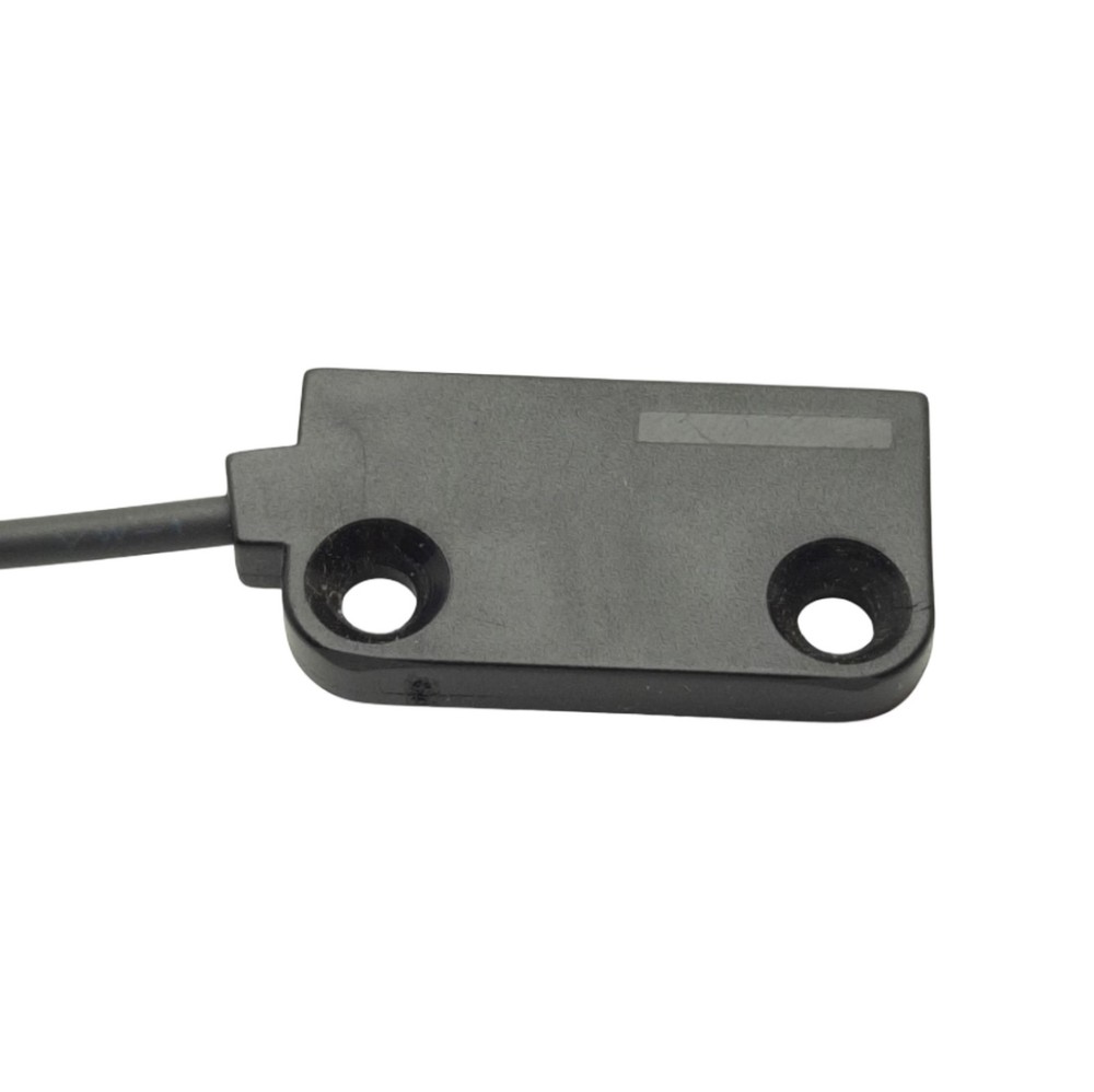 Omron E32-T16P Photoelectric Sensor, 11mm Range, Through Beam, Side Sensing