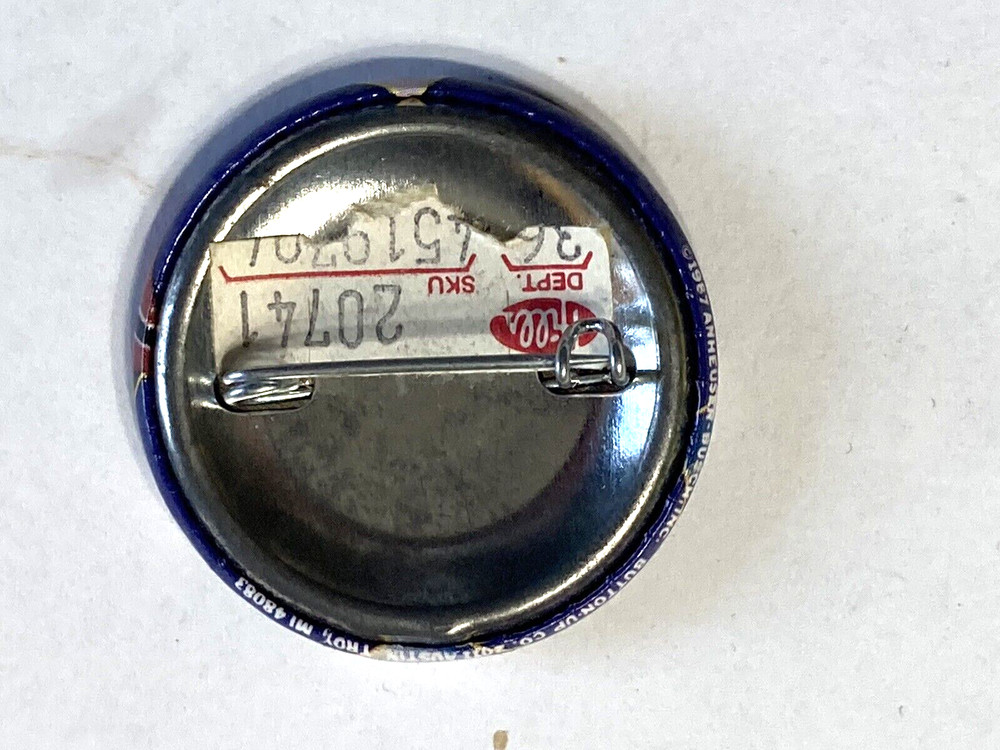 Bud Light Spuds Mackenzie Hang Twenty Pin Button