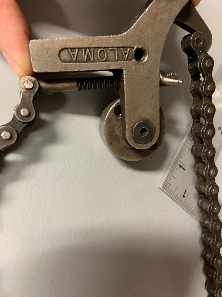 Aloma R-100 Indicator Clamp- used