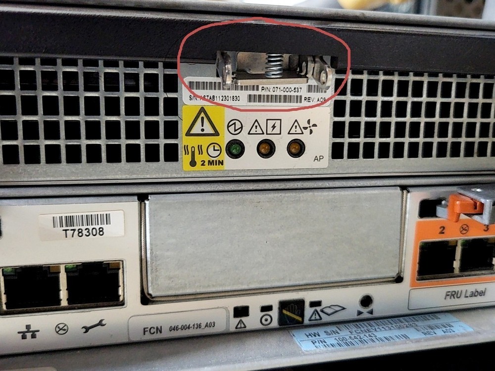 EMC EPE 900-541-006 12-Bay Storage Array SEE NOTES