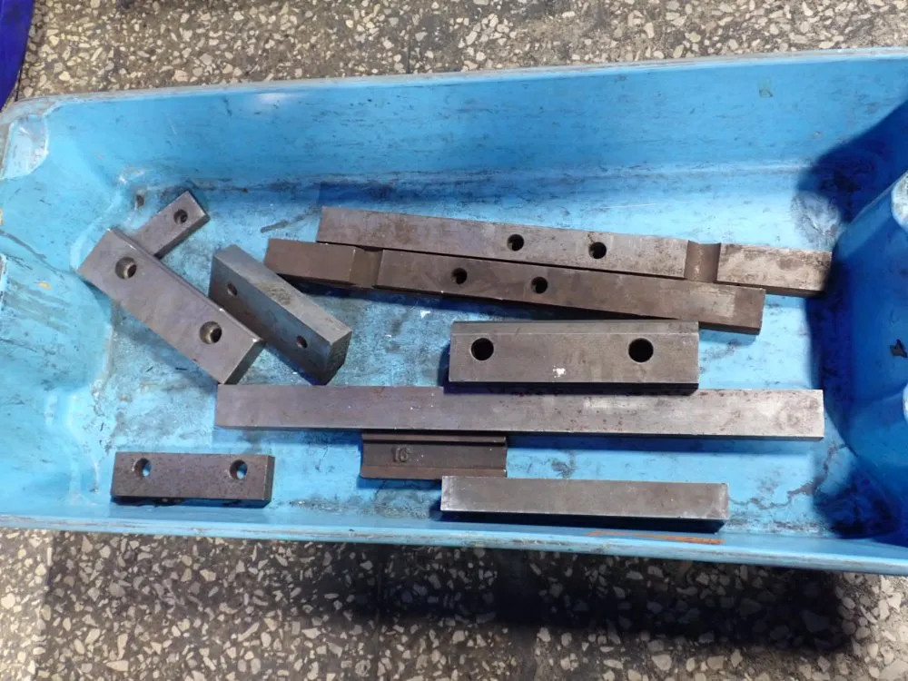 MISC. HARDWARE  08250881004