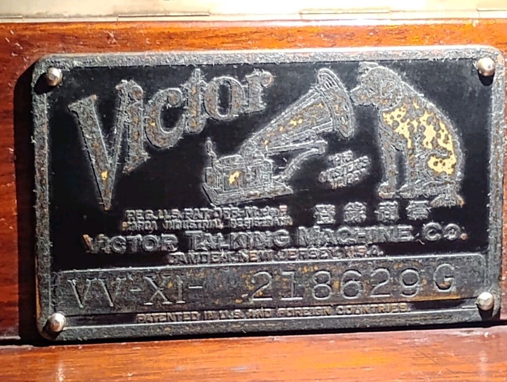 Victrola Talking Machine VV-XI-218629G