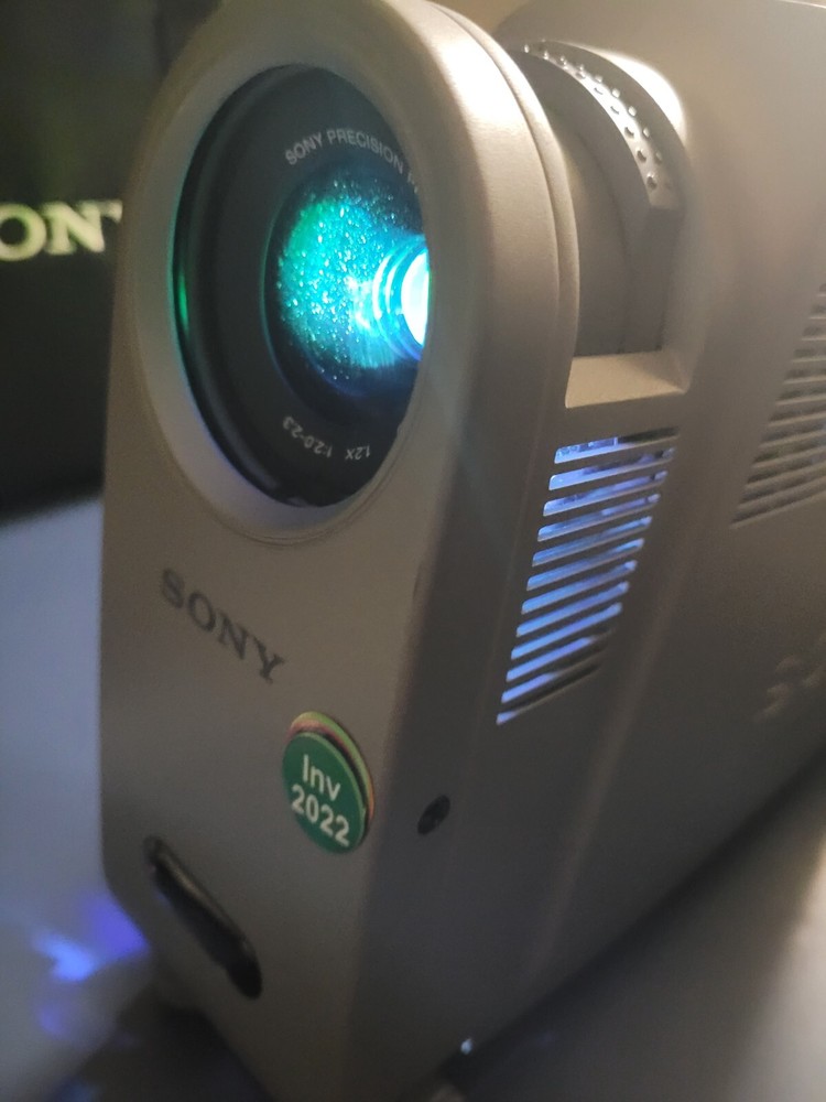 NICE! Sony LCD Data Projector VPL-XC50U, Warranty!