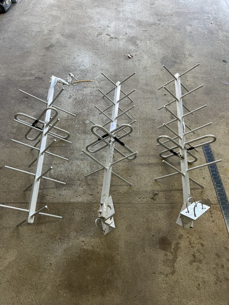 TGA-200 SAT GOES ANTENNE
