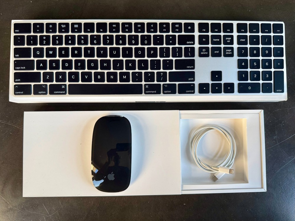 Apple A1843 Magic Wireless Bluetooth Keyboard and A1657 Magic Mouse 2 Combo