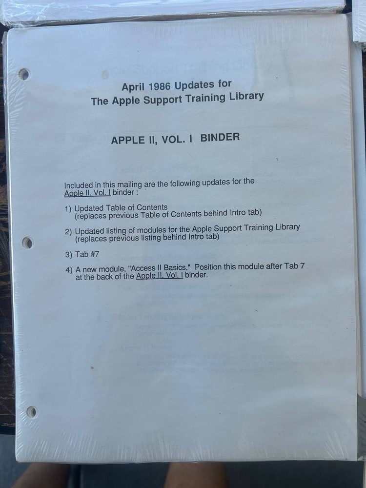 Apple Support Training Library binders, disks & update documents 1986