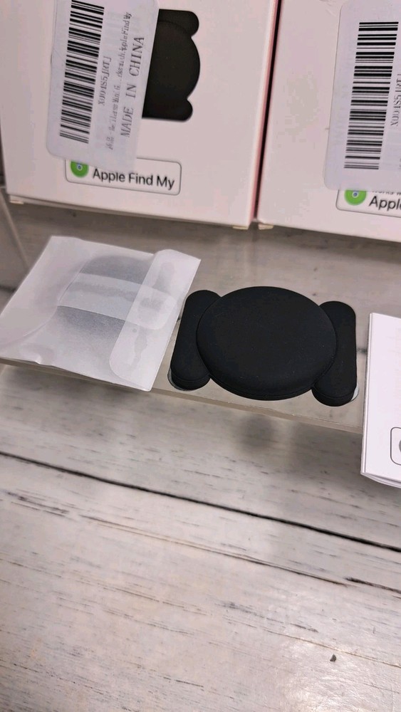 Bluetooth wireless tag Smart Tracker works with APPLE FIND MY Black