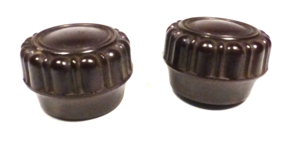 vintage WARDS AIRLINE 62-230 / 62-240 BATTERY TABLETOP: SET 2 BAKELITE KNOBS