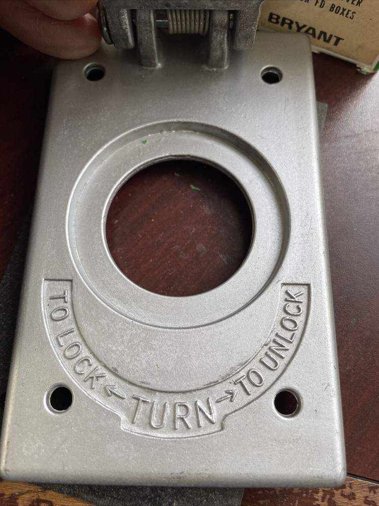 Bryant Self Closing Cast Metal Plate #23007 Electrical