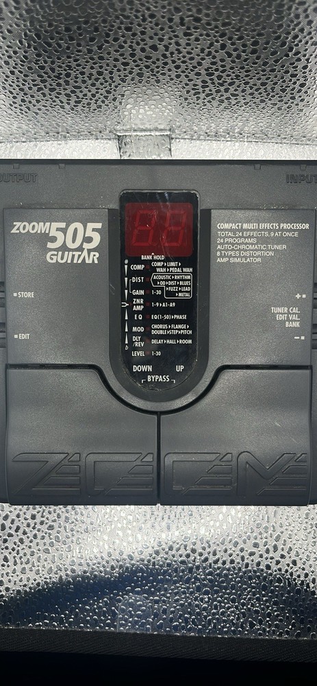 ZOOM 505 Multi Processor Pedal Compact Guitar Effector Japan w Cords Powers on