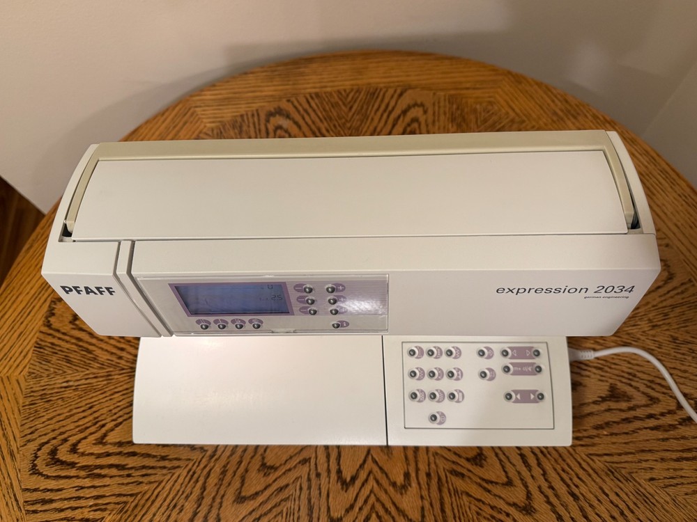 PFAFF Expression 2034 sewing machine