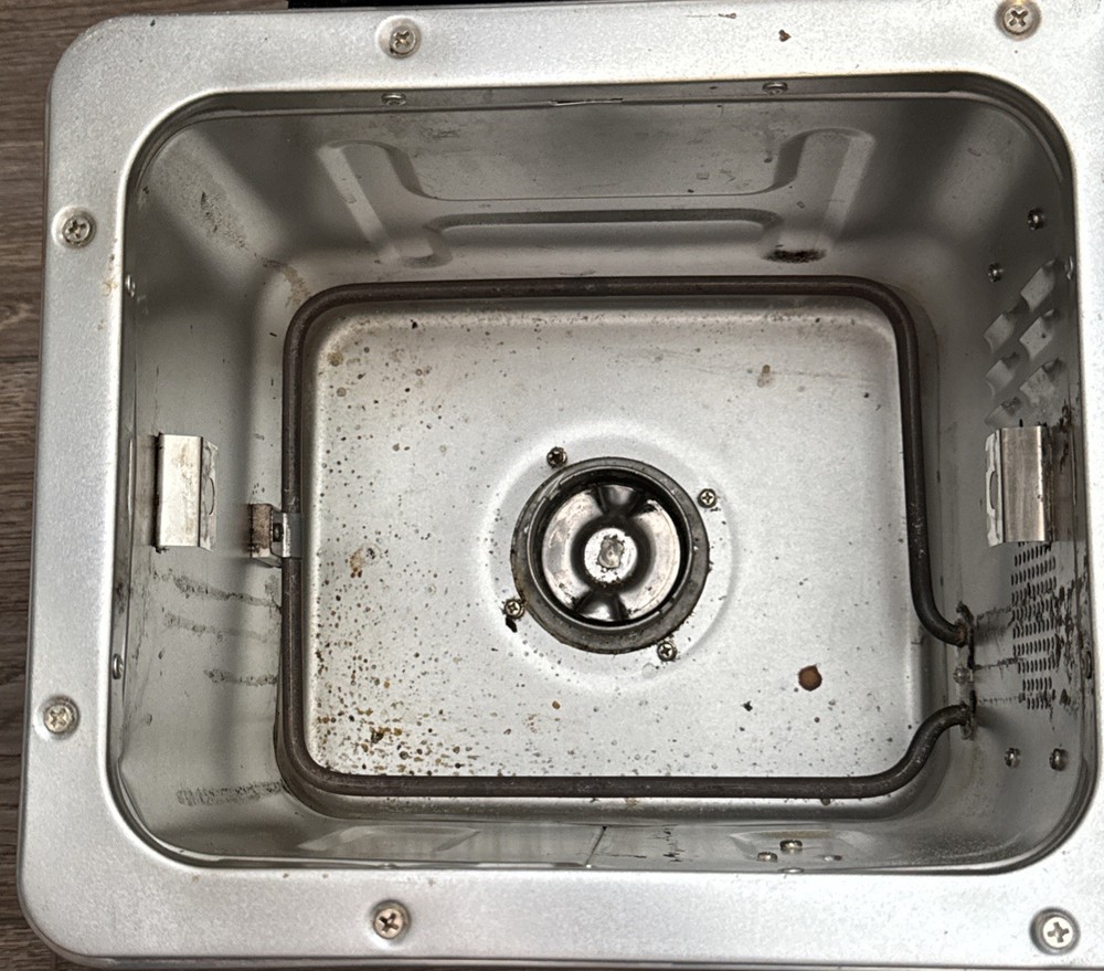 Cuisinart Breadmaker CBK-200 Automatic 1-2lb Loaves Programable Display Model