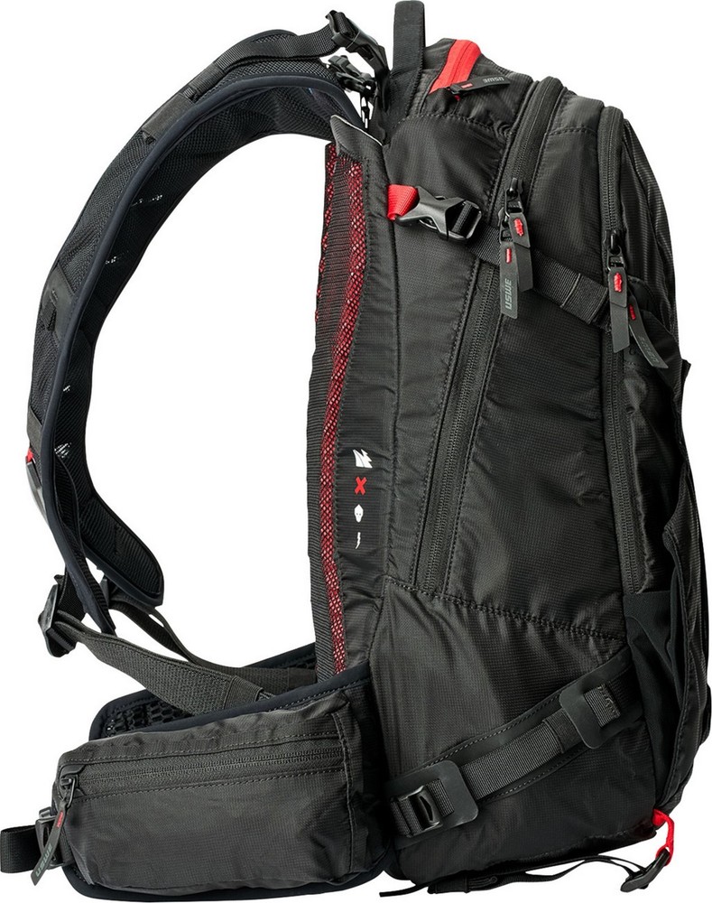 USWE 30L Day Zippered Backpack Black