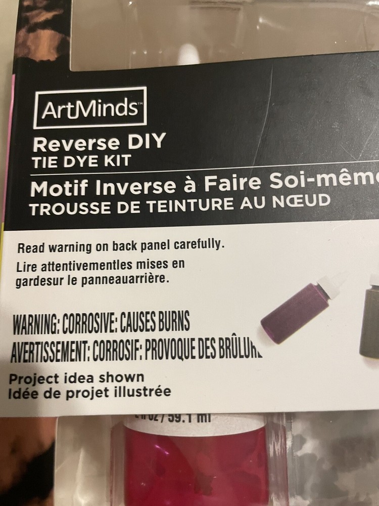 NIB ArtMinds Reverse DIY Tie-Dye Kit , Crafts, Parties, Activity Kit Makes 9