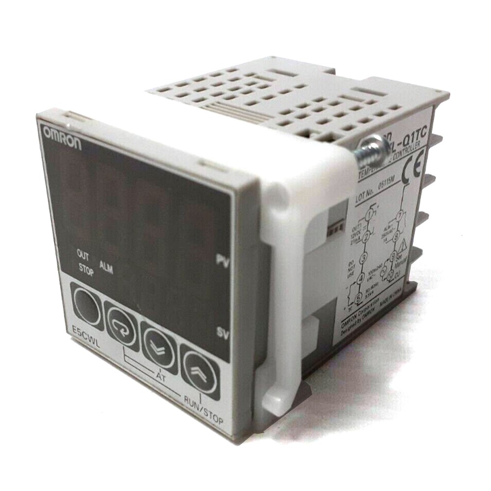 Omron E5CWL-Q1TC Temperature Controller New One Free Shipping E5CWLQ1TC