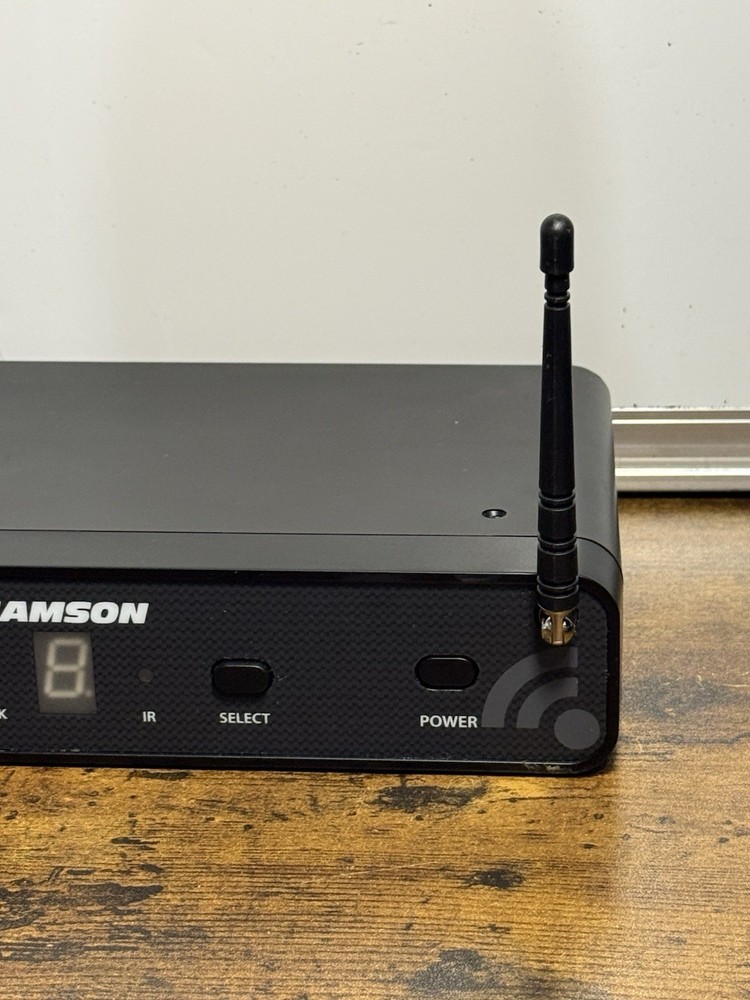 Samson CR88 Wireless Receiver w/samson cb88 transmitter & headset - Works Great!