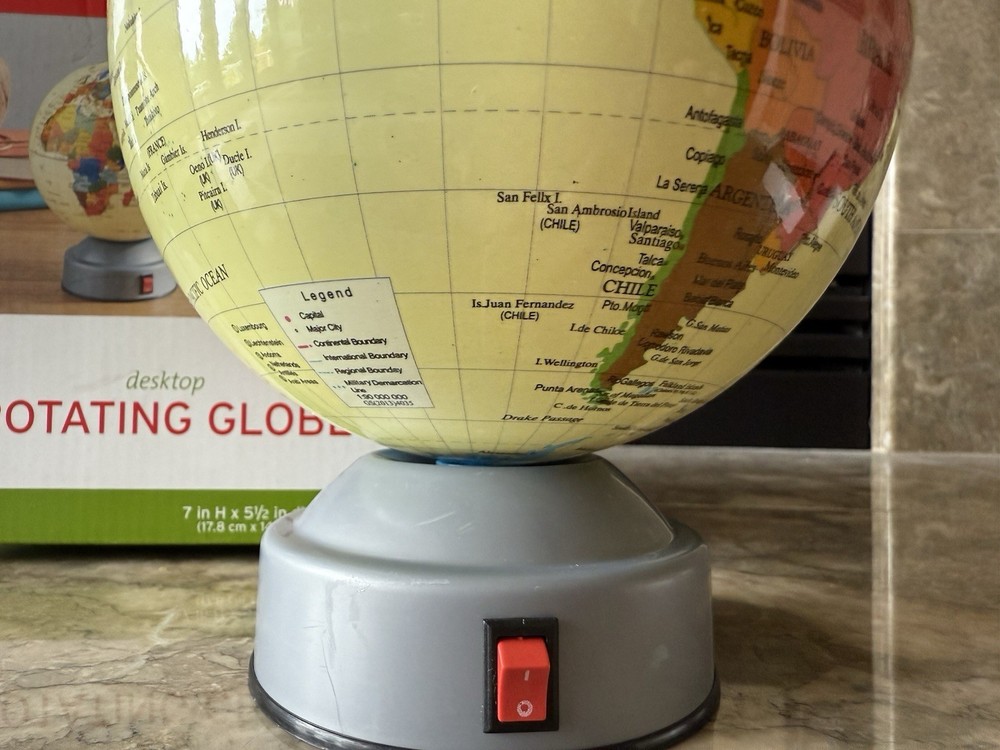 7”x5.5” Desktop Battery Powered Rotating Globe