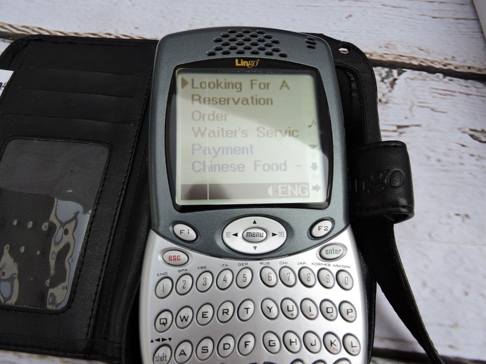 Lingo Voyager II Talking 12 Language Translator w/ Box, Case & Instructions