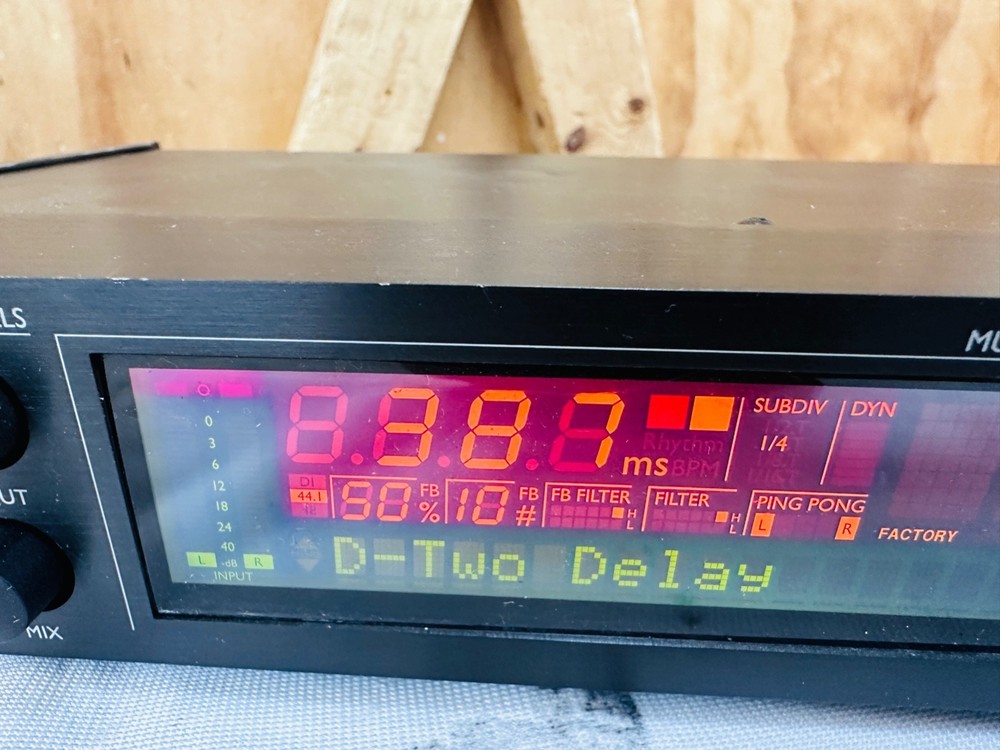 TC Electronic D-Two Multitap Rhythm Digital Delay - Tested & Working