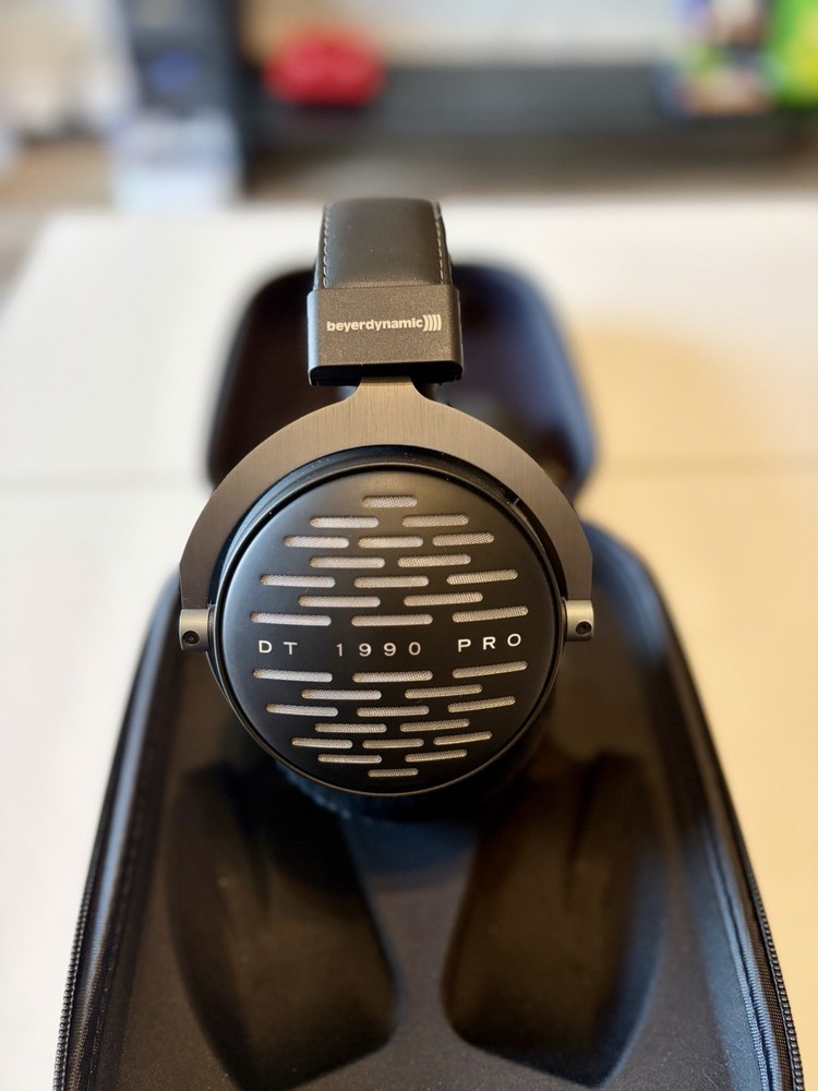 Beyerdynamic DT 1990 Pro ( Open-Back Professional Reference Studio Headphones )