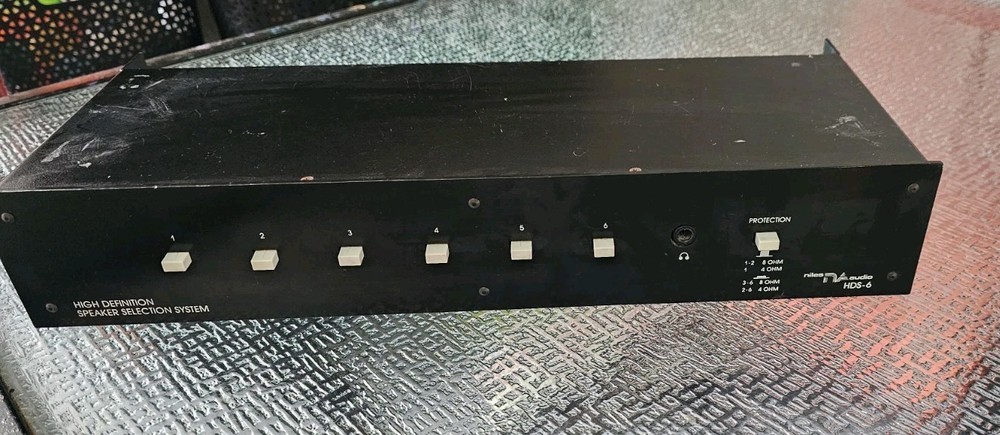 Niles Audio HDS-6 High Power Multi Speaker Selection Switcher System