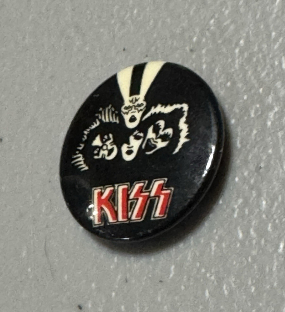 KISS HOTLINE 3 Inch Button - ARMY VERSION AUCOIN 1977 & 1 Inch button
