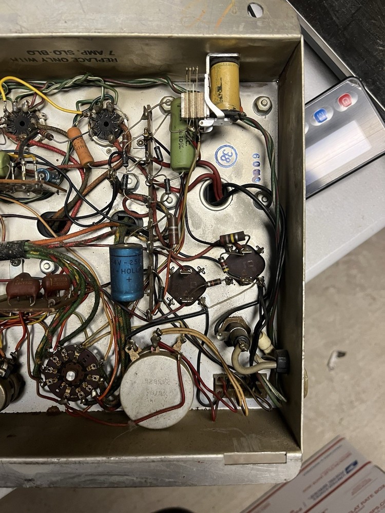 JUKEBOX ROCKOLA 44141-A. STEREO AMPLIFIER -UNTESTED