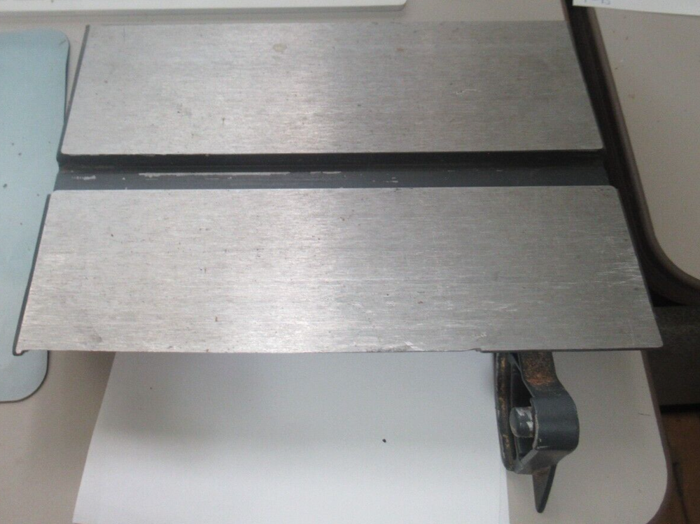 USED SAW/ LATHE ACCESSORY SIDE TABLE